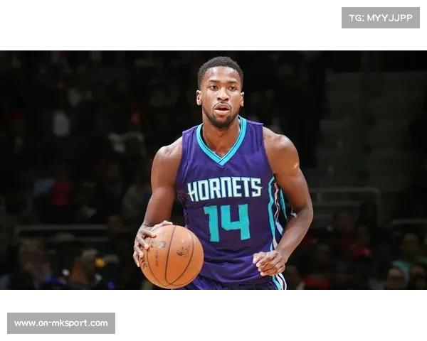 球员买断市场活跃，艾顿等球员改换门庭